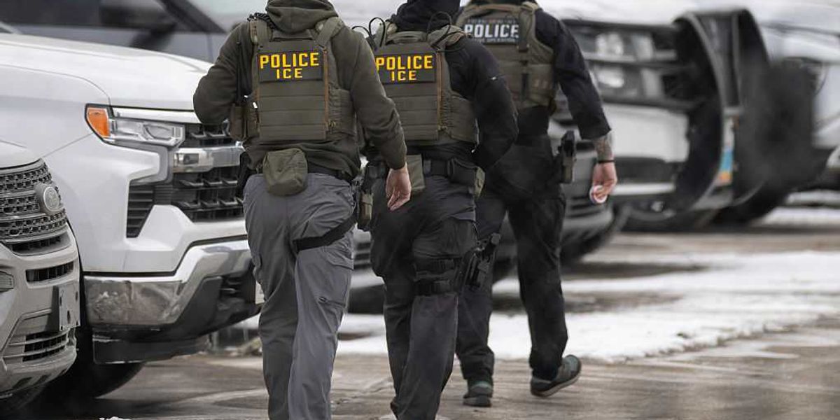 Smuggling Operations 'Large human smuggling operation' uncovered in Texas? ICE makes ...
