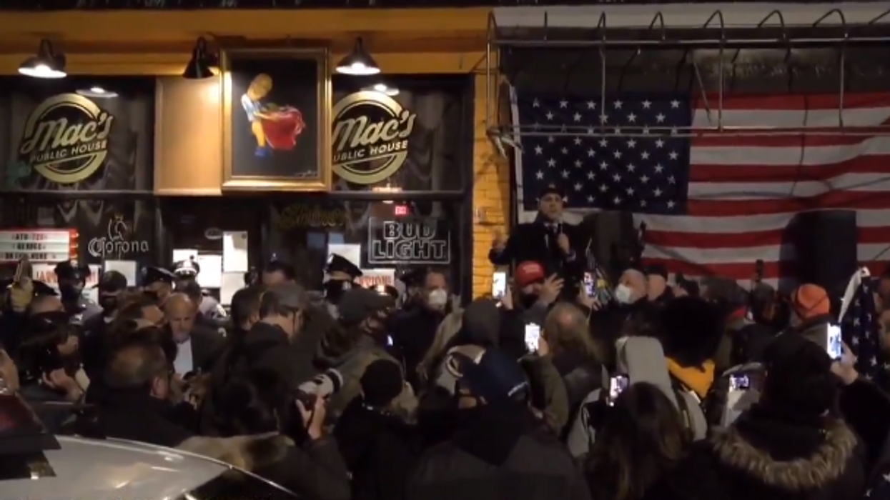 Large protest breaks out at Staten Island bar forced to shutter from lockdown: 'People are fed up!'