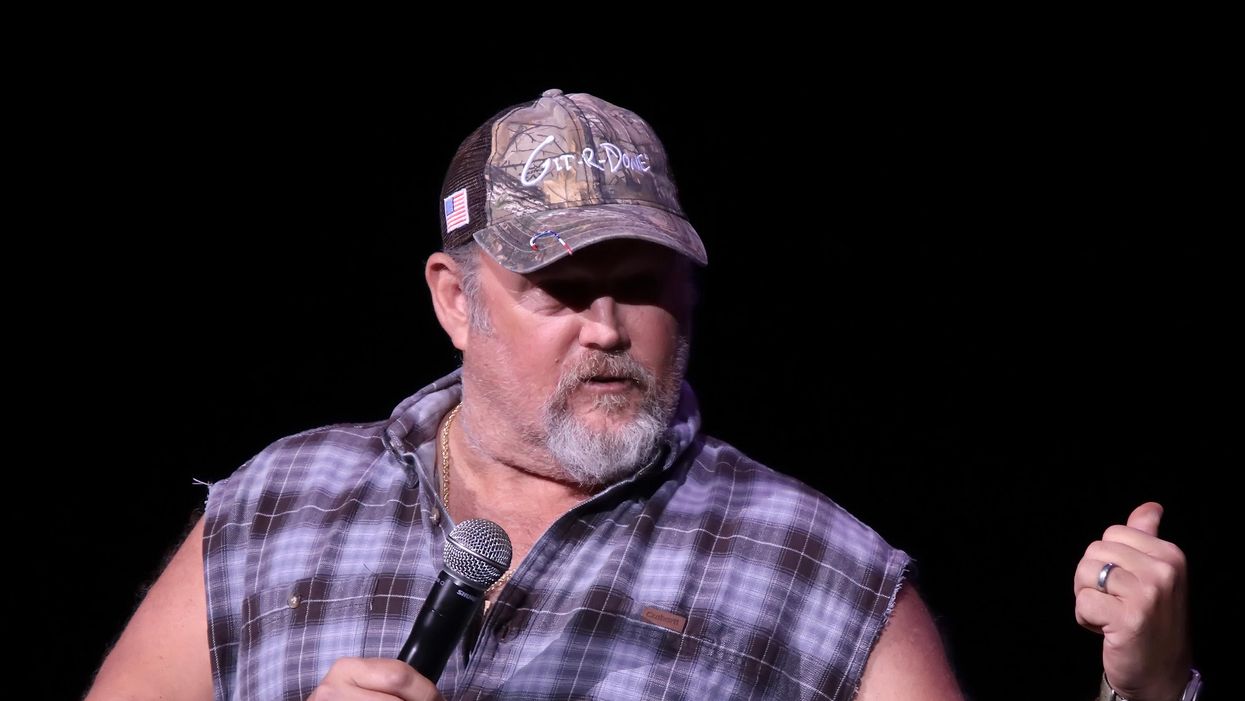 Larry the Cable Guy doesn't hold back, blasting 'weak-minded' Americans who are 'literally shaking' over Joe Rogan's continued Spotify presence