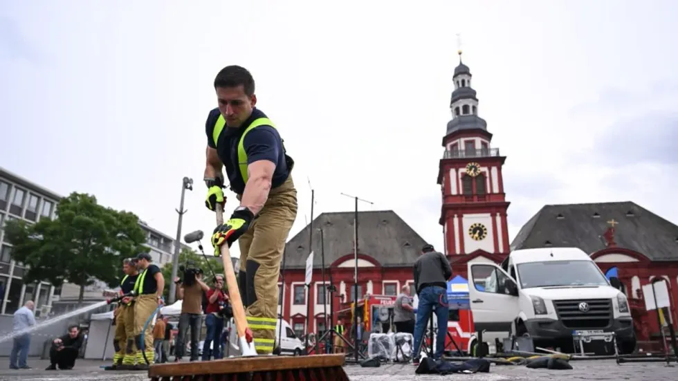 Leftist stabs right-wing politician in German city where Islamic terrorist just went on a stabbing spree