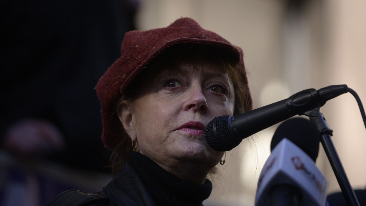 Lefty Susan Sarandon taken to the woodshed for comparing cops gathered to honor murdered NYPD officer to 'fascists'