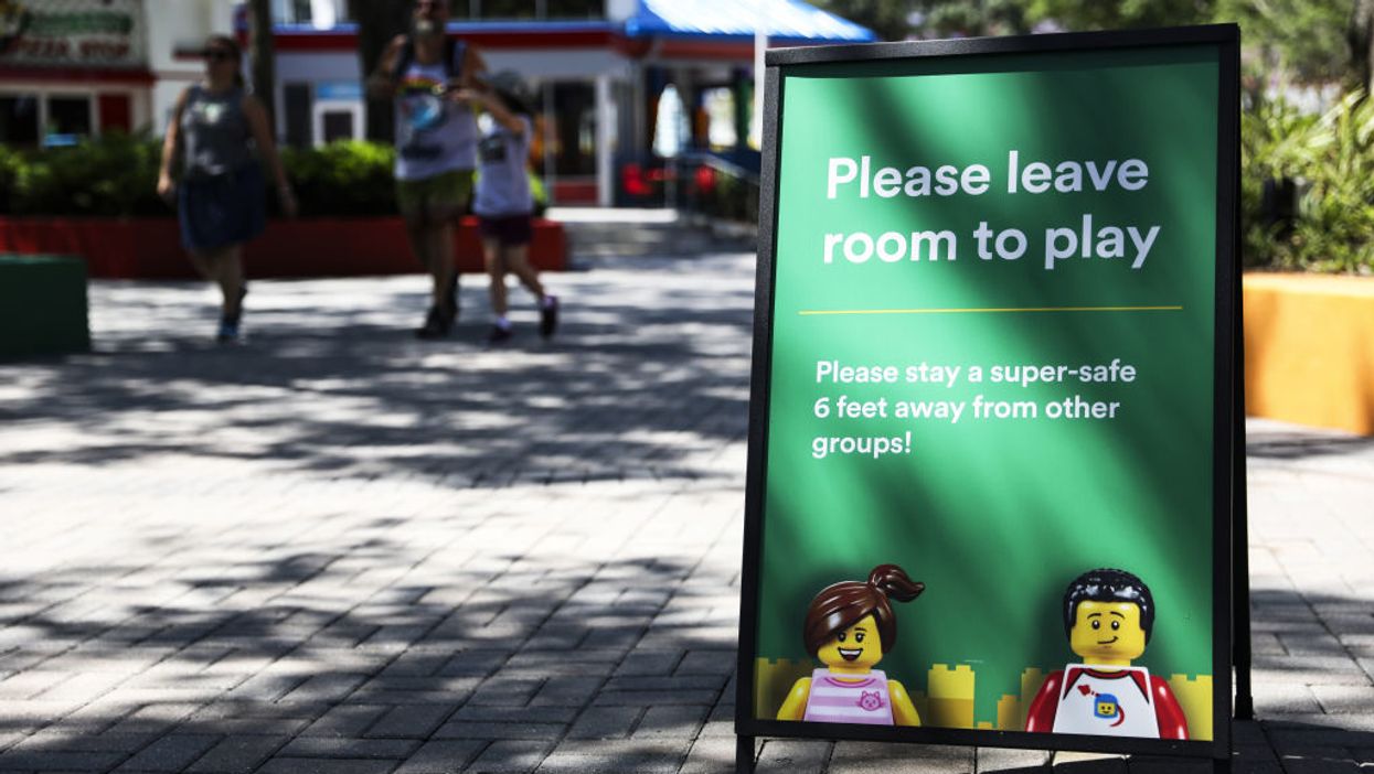 LEGOLAND sign about social distancing