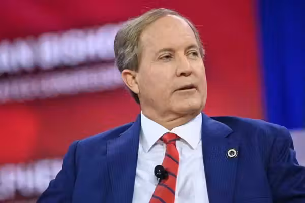 Liberals rejoice after Clinton judge blocks Texas law requiring 10 Commandments in schools