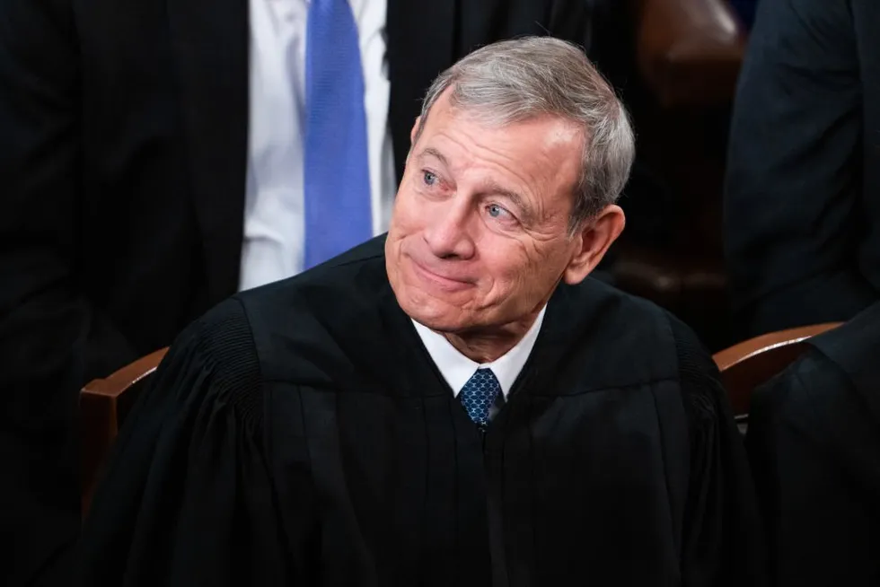 Liberals take to the sea, target Chief Justice Roberts' island home