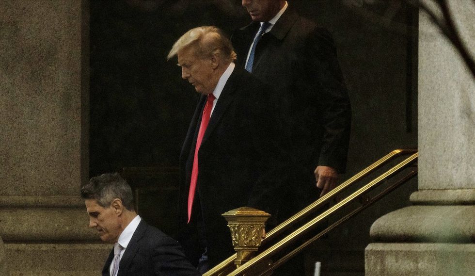 'Like JFK?' Journalists on hot mic reportedly laugh‚ joke about Trump assassination
