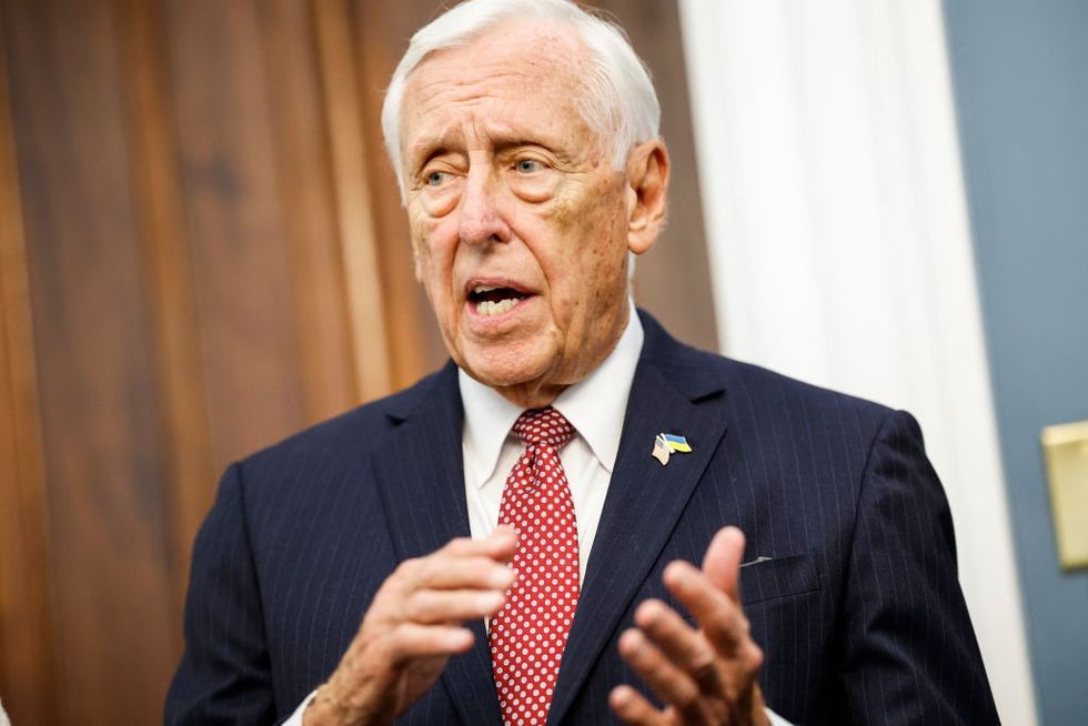 Longtime Democrat leader Rep. Steny Hoyer suffers 'mild' stroke
