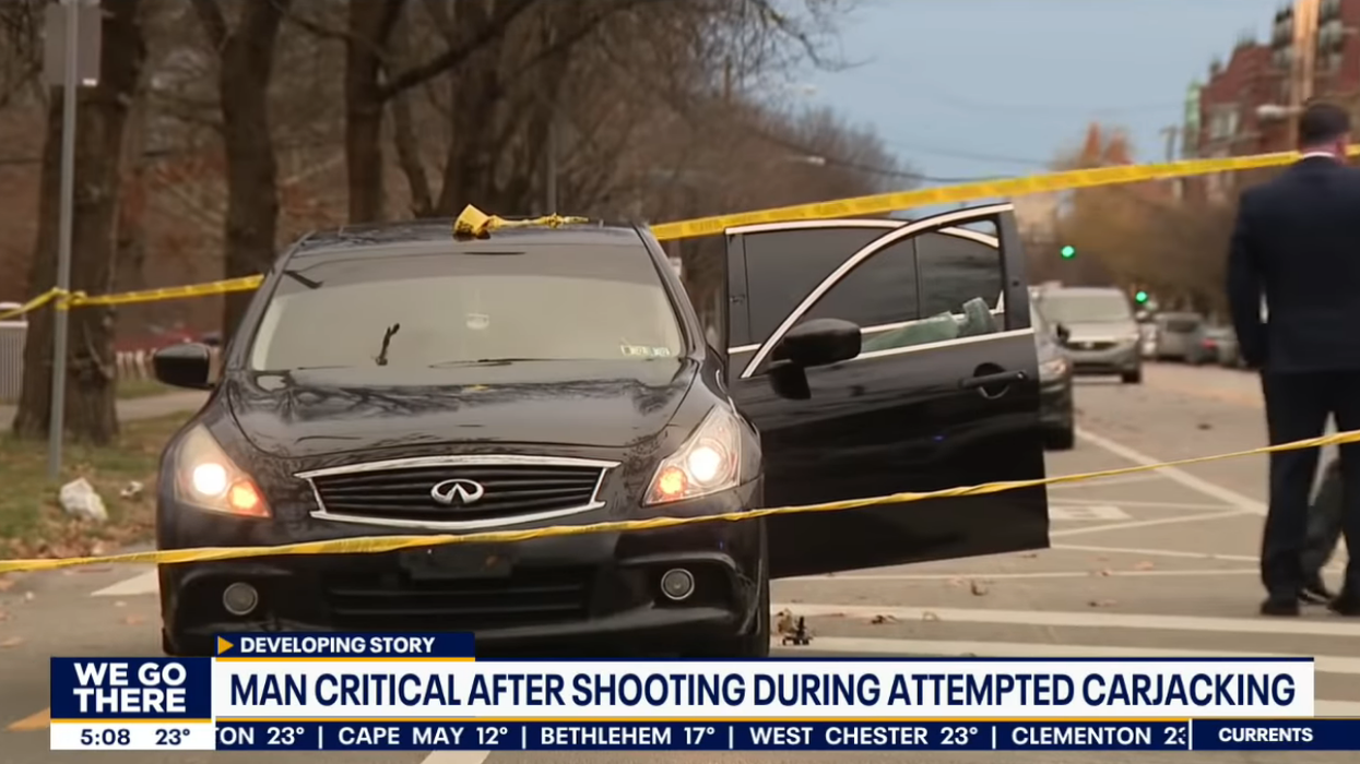 Lyft driver with concealed carry license opens fire on armed carjackers, sending them to the hospital