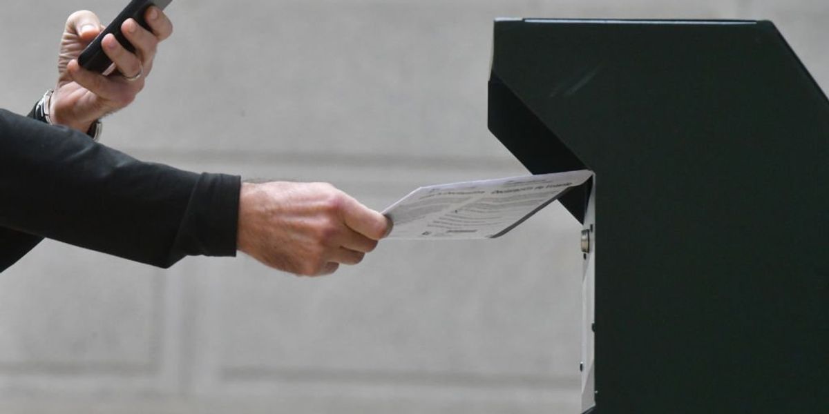 Trump’s push to ban mail-in ballots echoes global fraud bans Trump’s push to ban mail-in ballots echoes global fraud bans