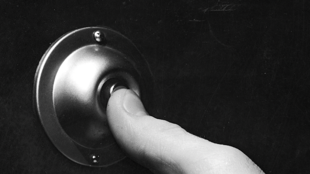 Male, 30, shoots 14 rounds at teens playing 'ding-dong-ditch' prank — and wounds 1, police say