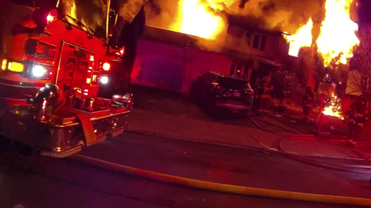 Male drives 700 miles to set fire to home of man talking to ex-girlfriend; 6 escape by 'miracle,' but family dogs die: Cops