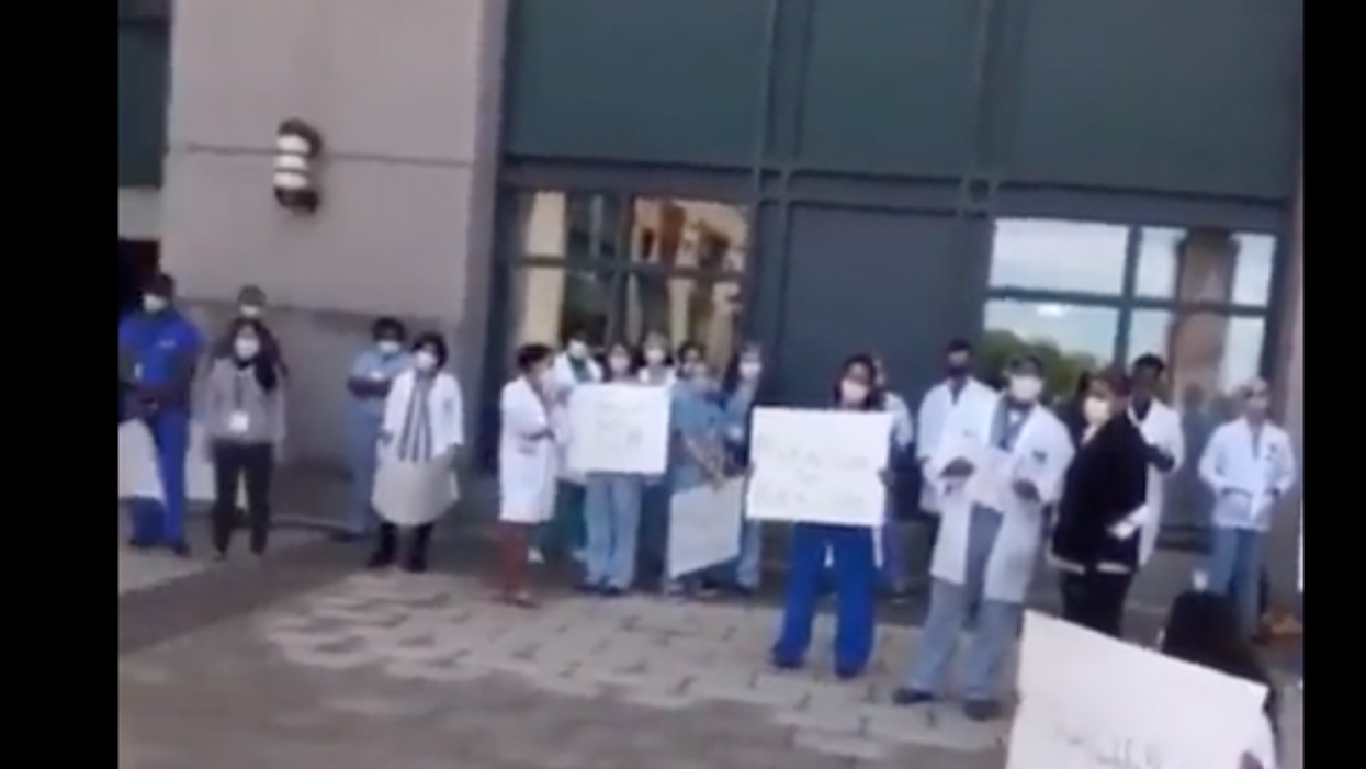Man's simple question makes medical workers go SILENT during a pro-BLM protest