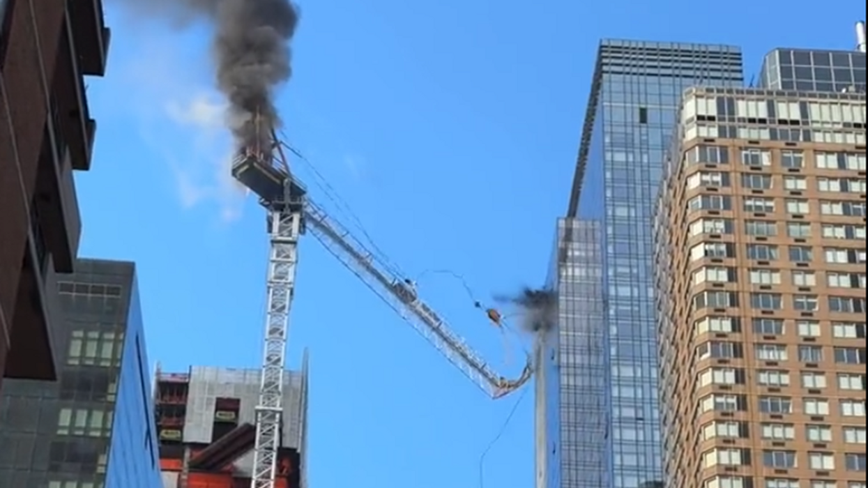 Massive crane collapses into buildings in Manhattan, dropping 16-ton load of concrete, injuring at least 5