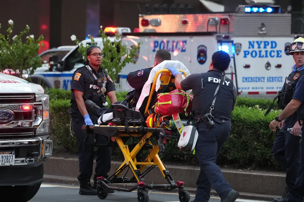 Massive police response to active shooter situation in Manhattan; at least 2 people shot