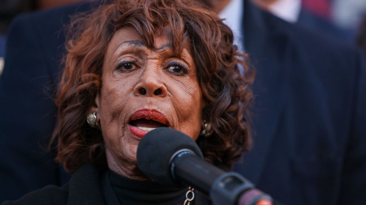 Maxine Waters questions Melania Trump's legal status in bizarre attack