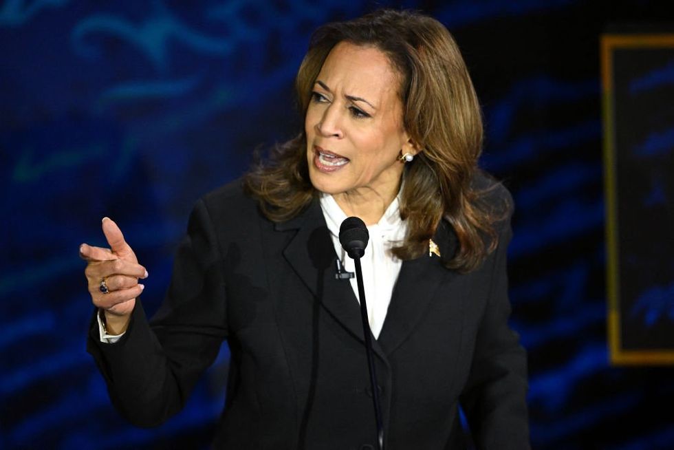 Media hypes Kamala, but voters aren’t falling for the lies again
