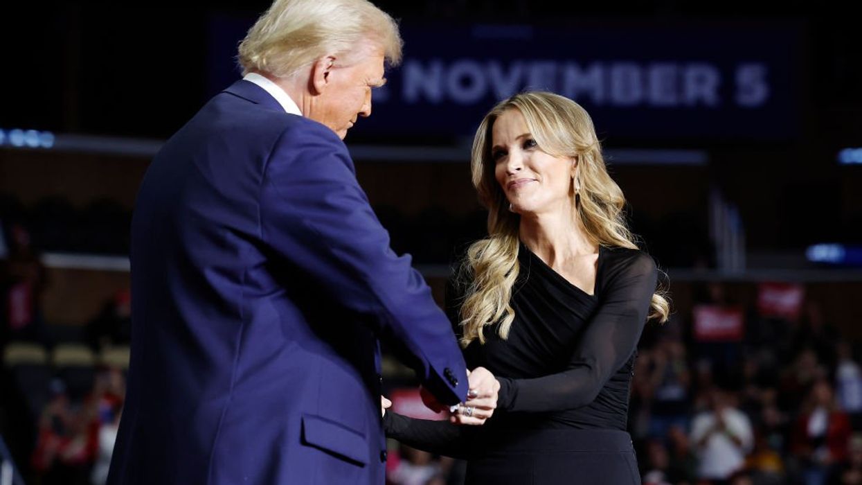Megyn Kelly joins Trump at rally to urge voter support