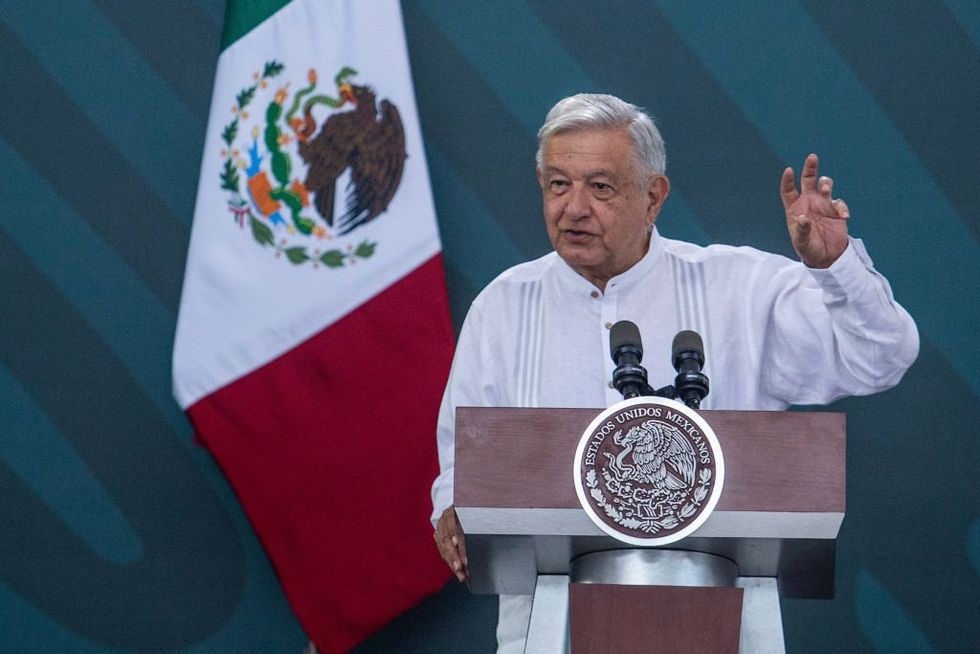 Mexican president demands $20 billion and work permits for 10 million Hispanics before offering immigration help