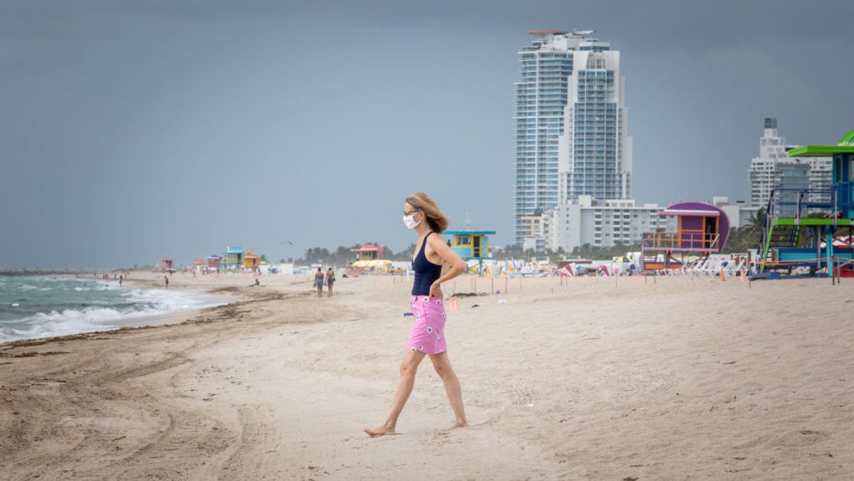 Miami mayor asks residents to wear face masks at home