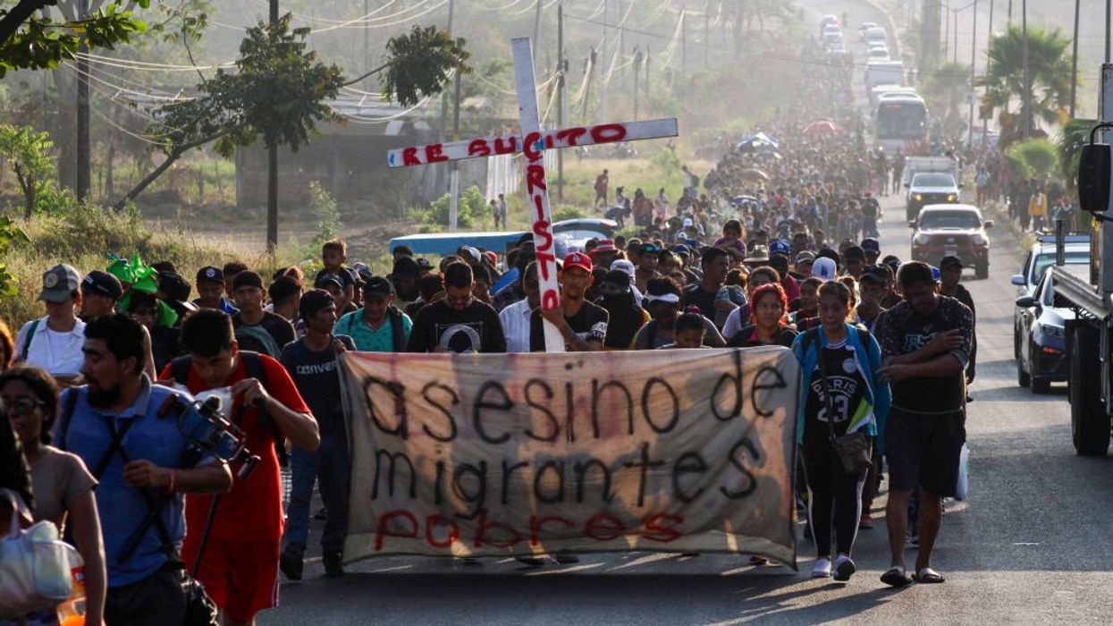 Migrant caravan of 2,000 heads toward El Paso