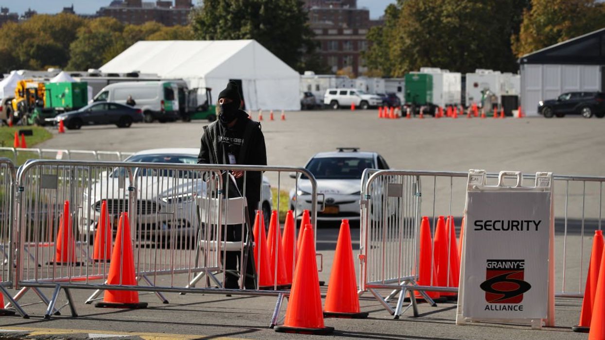 Migrant mob attacks man at NYC shelter, injures security guard
