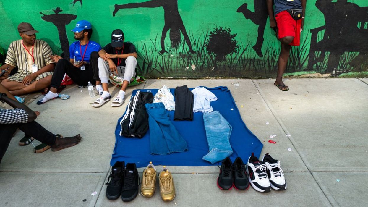 Migrants run illegal market under New York City expressway
