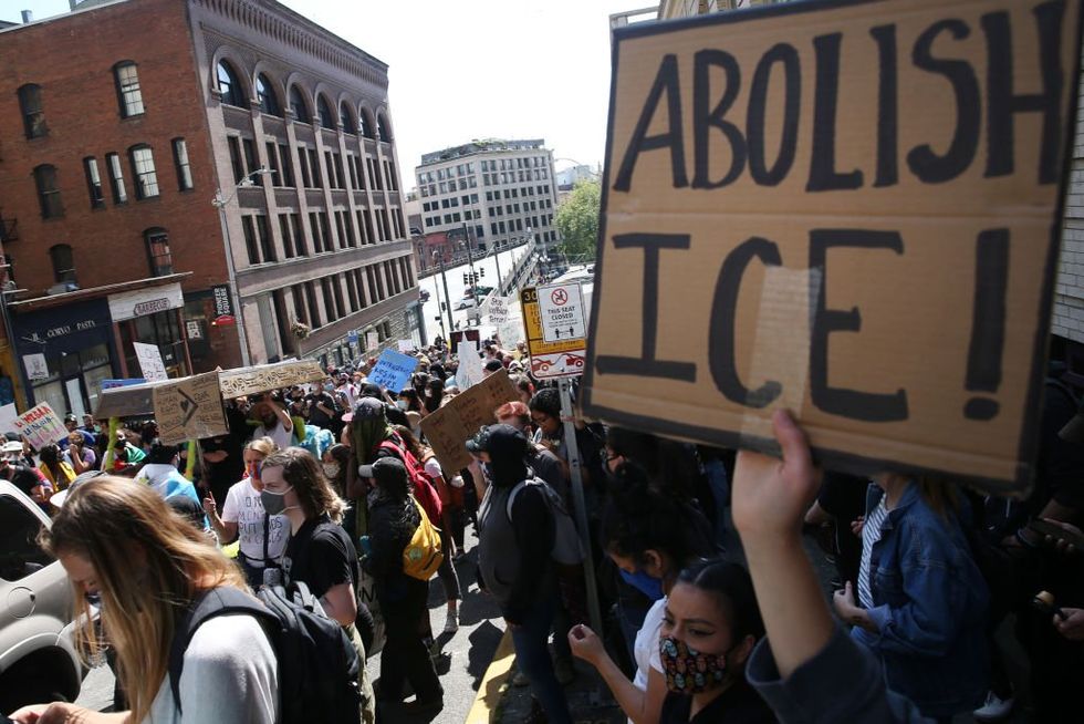 Minneapolis mayhem: Leftist mob hurls objects, shoves federal agents amid growing anti-ICE violence