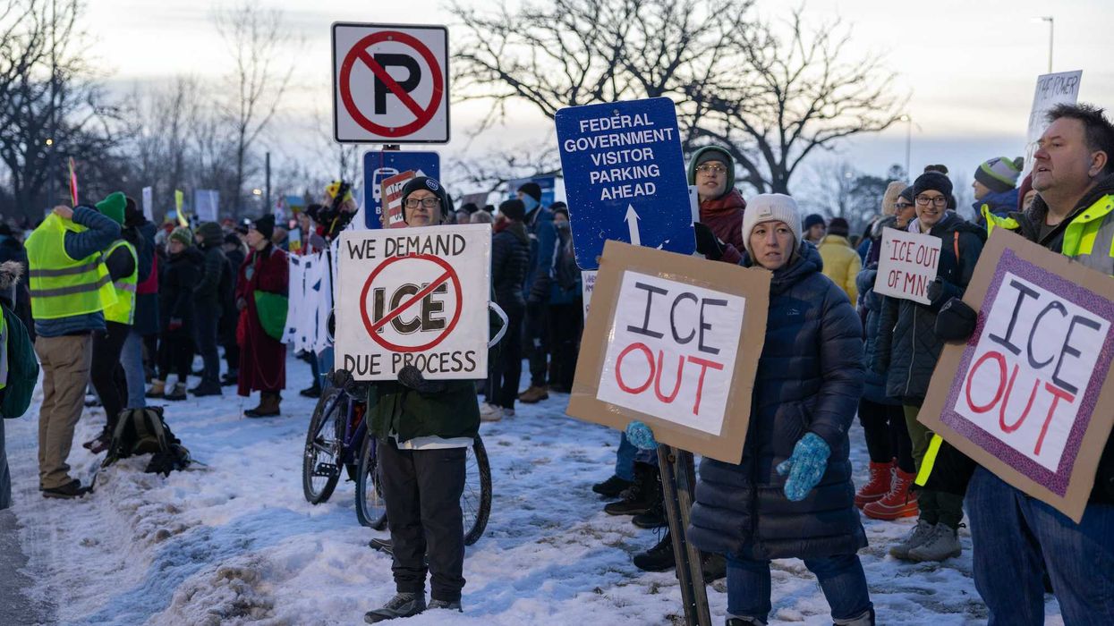 Minneapolis shuts down public schools as rioting escalates after lethal ICE shooting