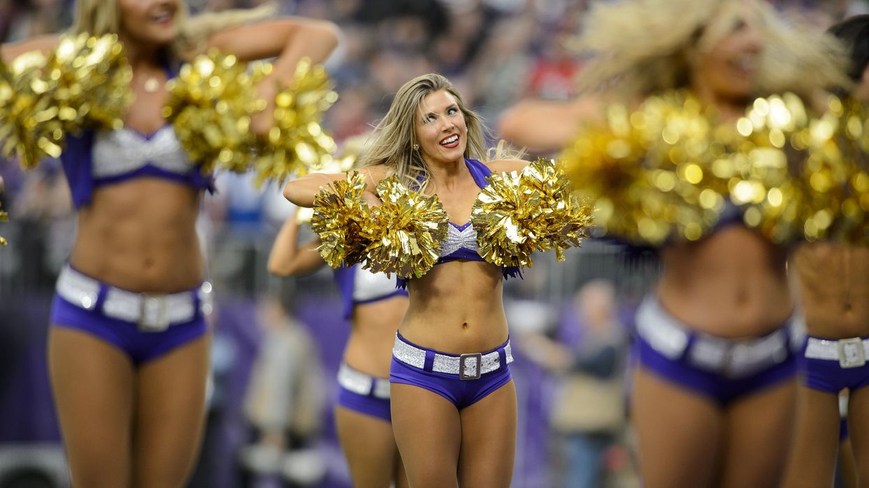 Minnesota Vikings cheerleader squad includes 2 males — and many fans are not happy about it