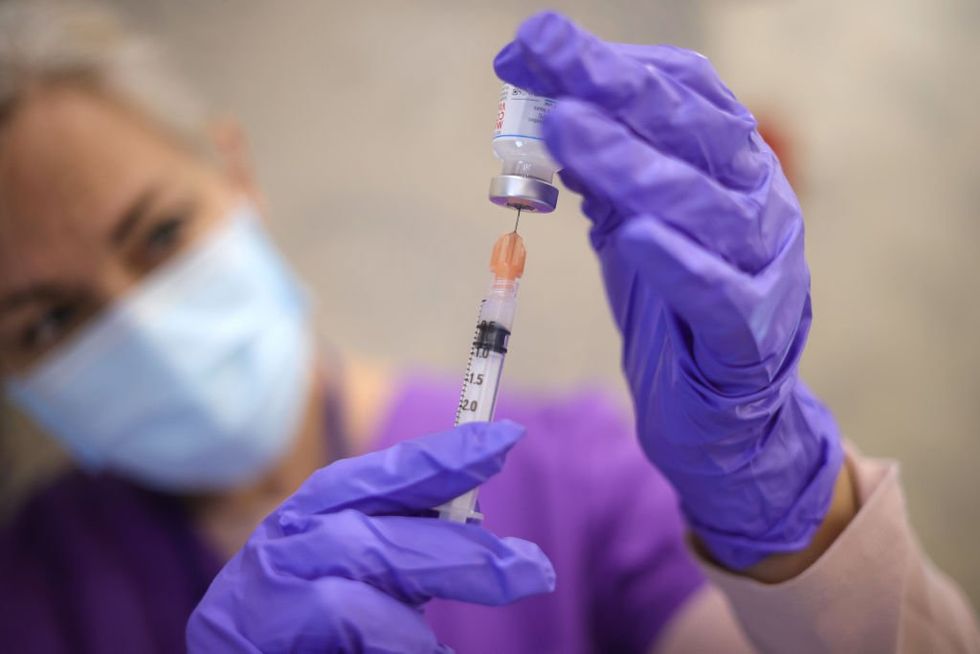 Moderna monitors Russell Brand‚ Elon Musk‚ other 'high-risk' celebrities spreading 'anti-vaccine beliefs': Report