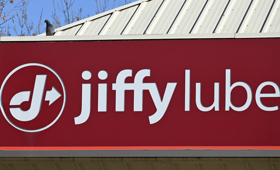Mom allegedly abandons her infant daughter at Jiffy Lube — then things get downright dangerous