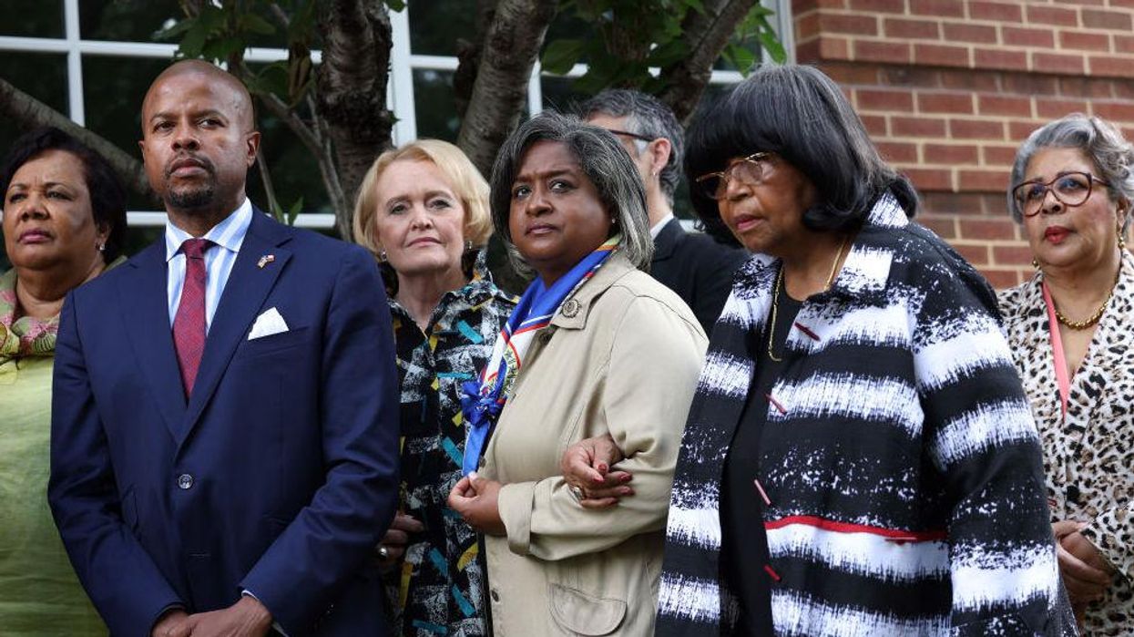 More Texas Democrats test positive for COVID-19 after fleeing state