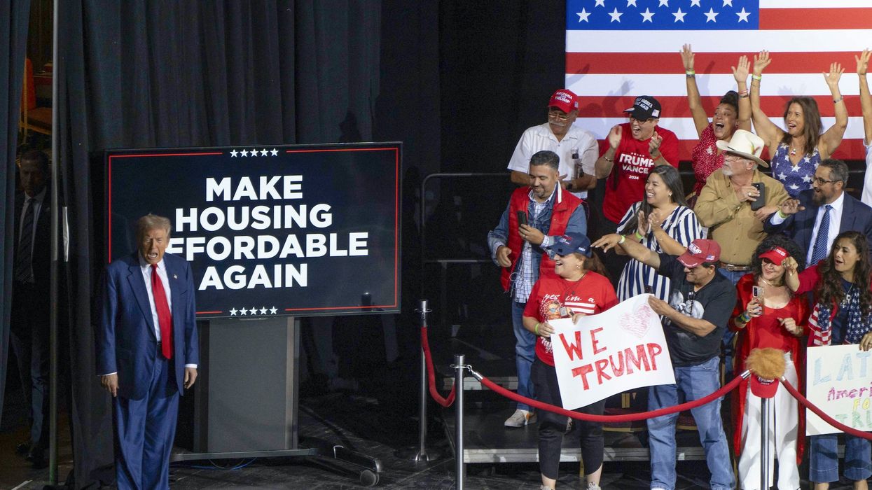 Mysterious symptoms reportedly strike about 20 attendees of Trump rally; campaign investigating possible chemical attack