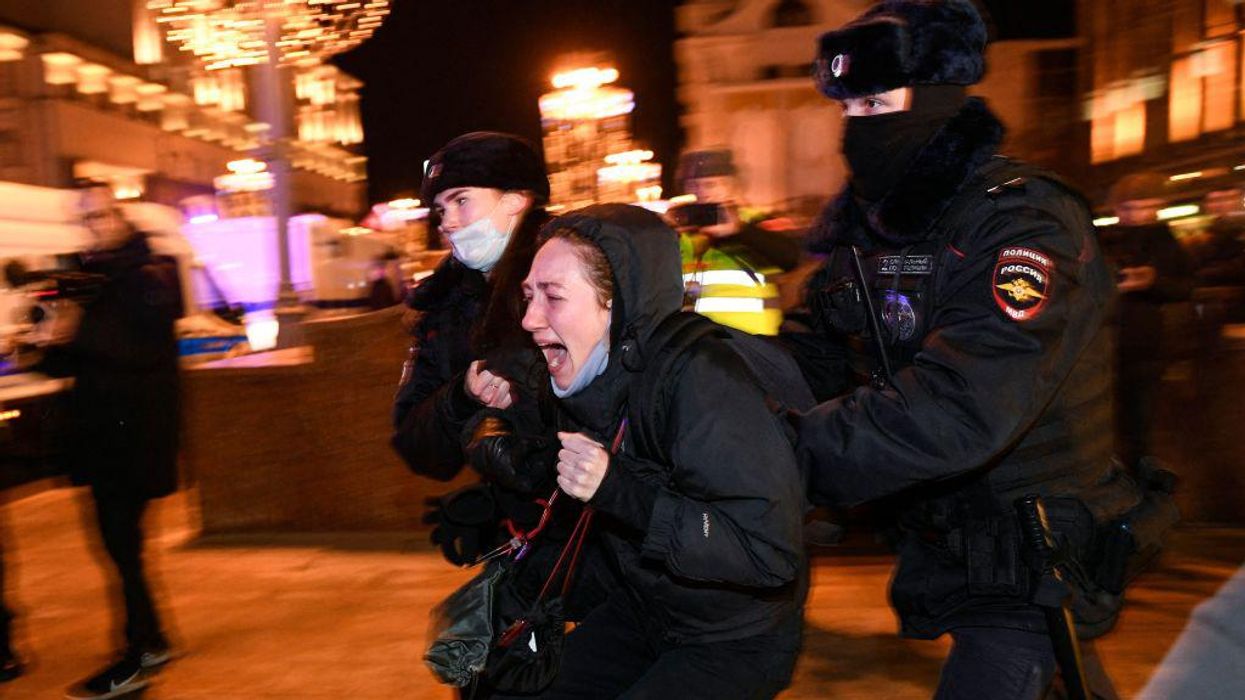 Nearly 2,000 arrested at anti-war protests across Russia; prominent Russians rail against Ukraine invasion, including daughter of Putin's spokesperson