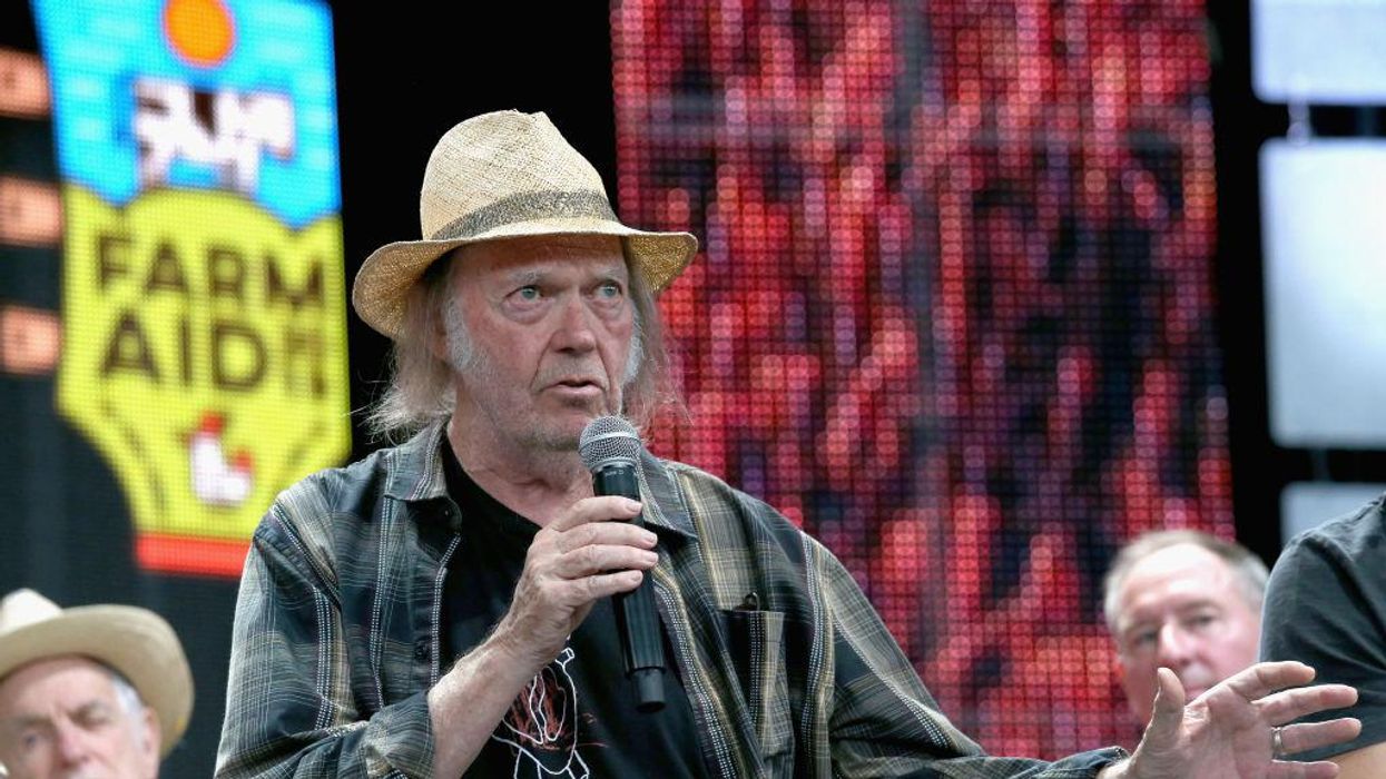 Neil Young now urging Spotify workers to quit and boomers to ditch big banks to save the climate