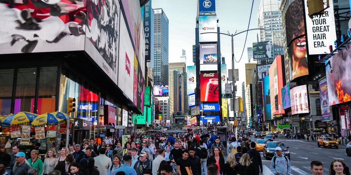 New 12-foot-tall statue of woman in Times Square meant to represent ‘cultural diversity’ New 12-foot-tall statue of woman in Times Square meant to represent ‘cultural diversity’