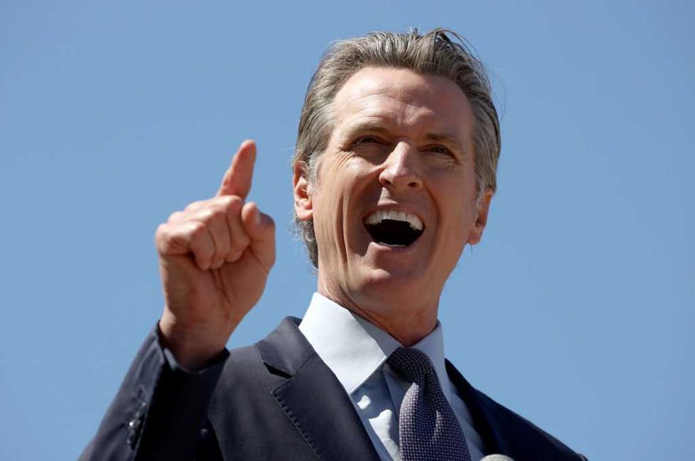Newsom's state 'caught red-handed' illegally issuing thousands of commercial driver’s licenses to foreign truckers: DOT