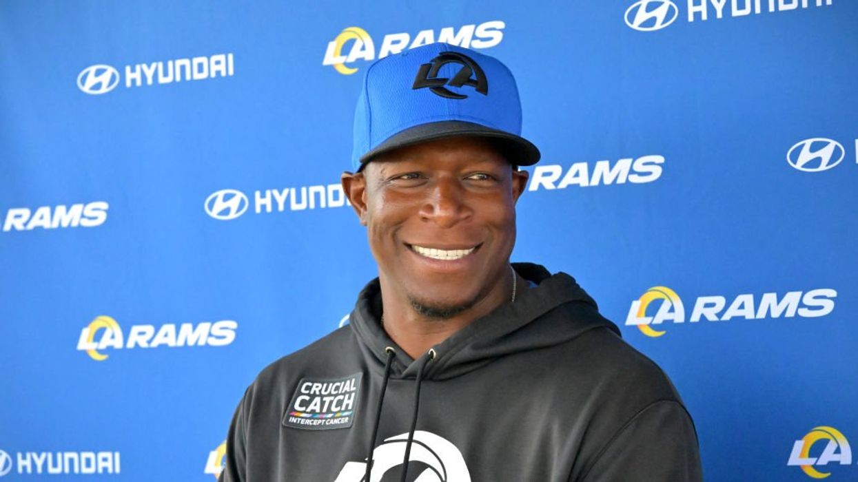 NFL coach helps save child's life at Las Vegas pool