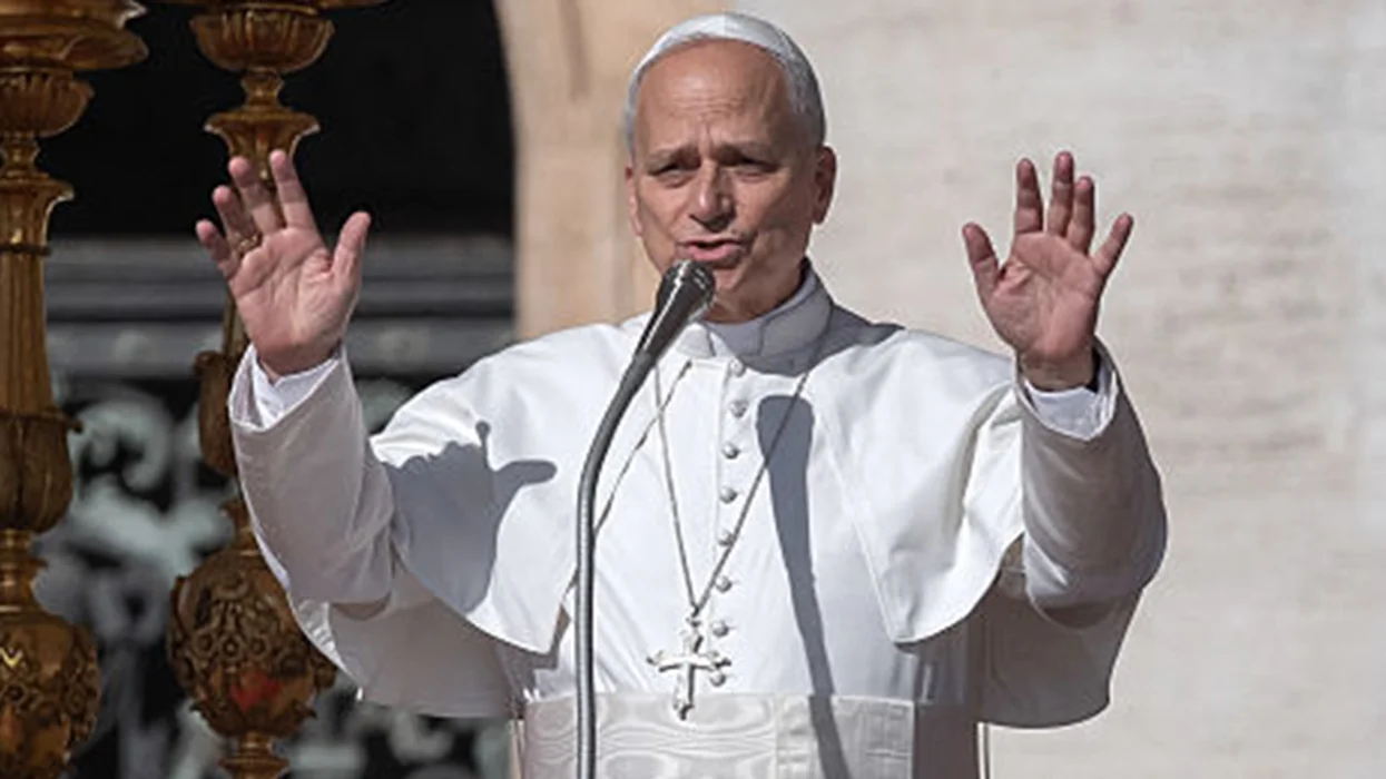 NFL icon sends handwritten letter to Pope Leo XIV — here's what he asked for