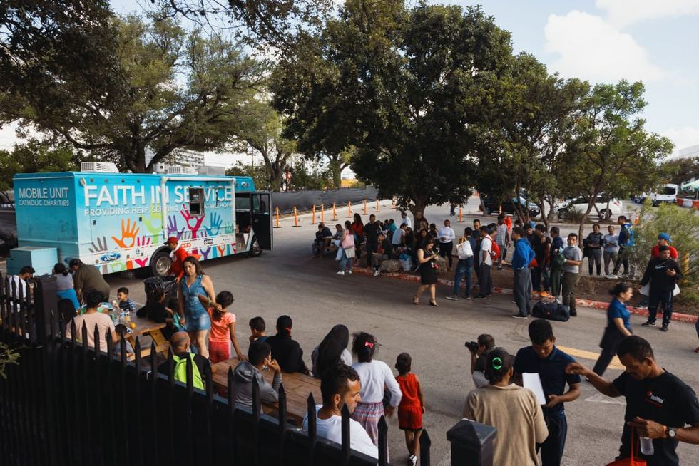 Nonprofit allegedly misuses taxpayer funds to buy illegal migrants plane tickets to &apos;destination of their choice&apos;