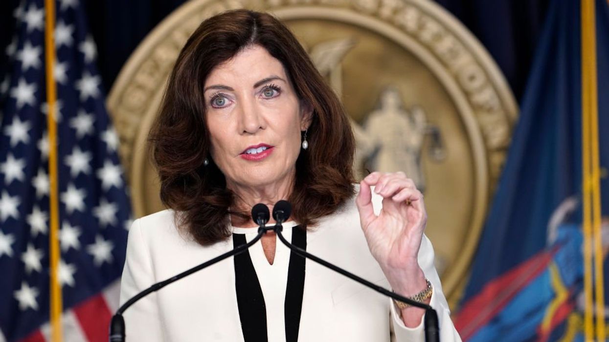 NY Gov. Hochul suggests deporting mob of illegal migrants who brutally attacked NYPD officers