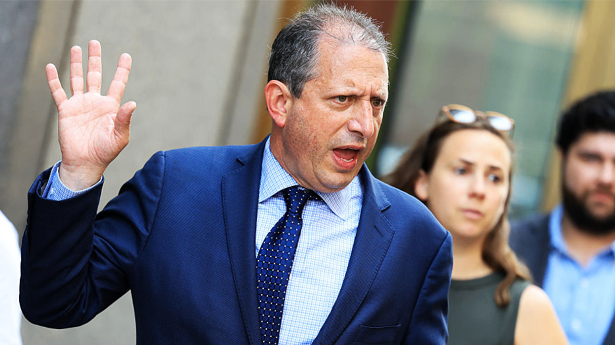 NYC comptroller locks arms with man to prevent ICE arrest: 'Show me your warrant!'