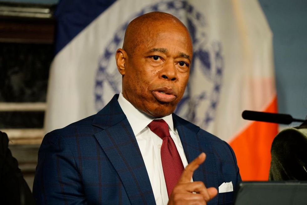 NYC imposes curfew on migrants after residents complain about ‘invasion‚’ door-to-door begging