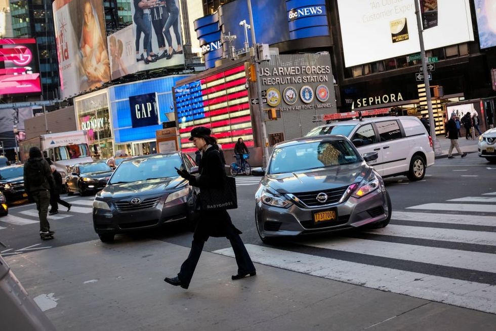 NYC installs noise cameras to fine drivers up to $2‚500 for having loud cars or honking excessively
