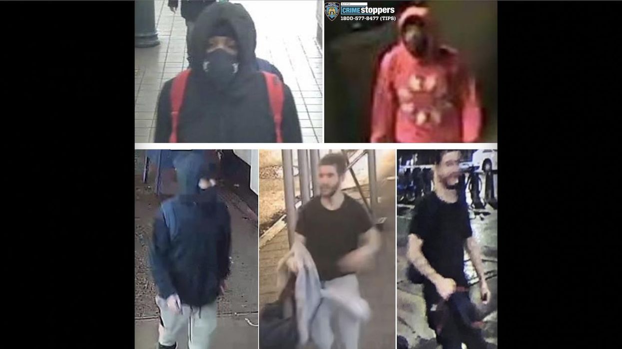 NYC jewelry store worker fights back when robbers threaten to kill him if he doesn't open display case. He survives, but crooks get away with $1K in rings.
