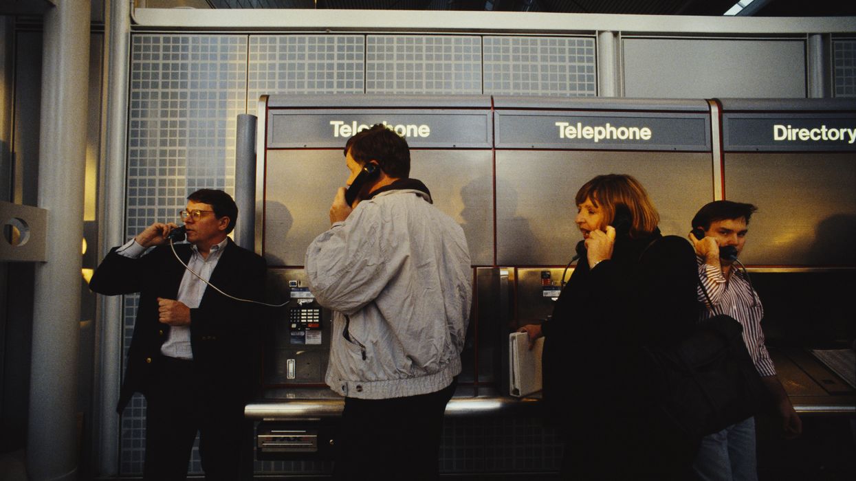 NYC removes the city's last public pay phone, marking the end of an era