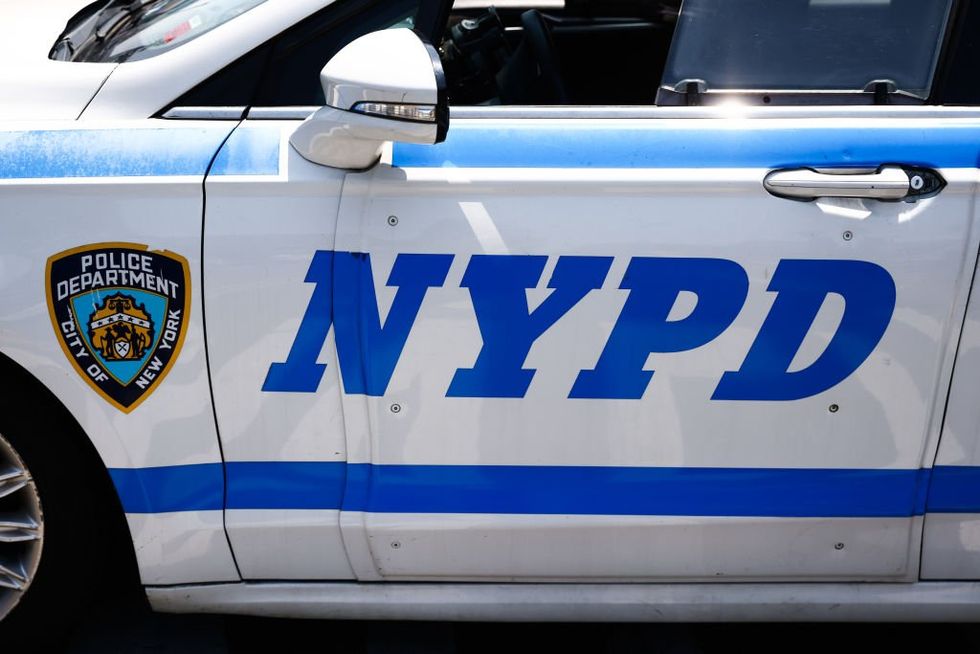 NYPD officer sent obscene material to undercover cop posing as 14-year-old girl: DA's office
