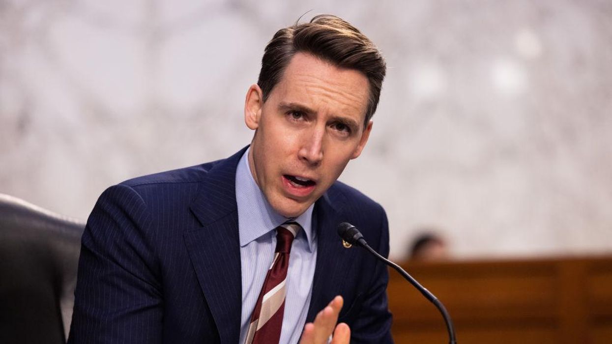 NYT interviewed Josh Hawley's middle school principal, high school prom date for recent hit piece