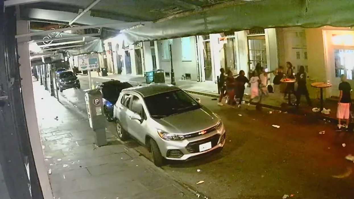 Off-duty officer mobbed and robbed while riding bike in New Orleans