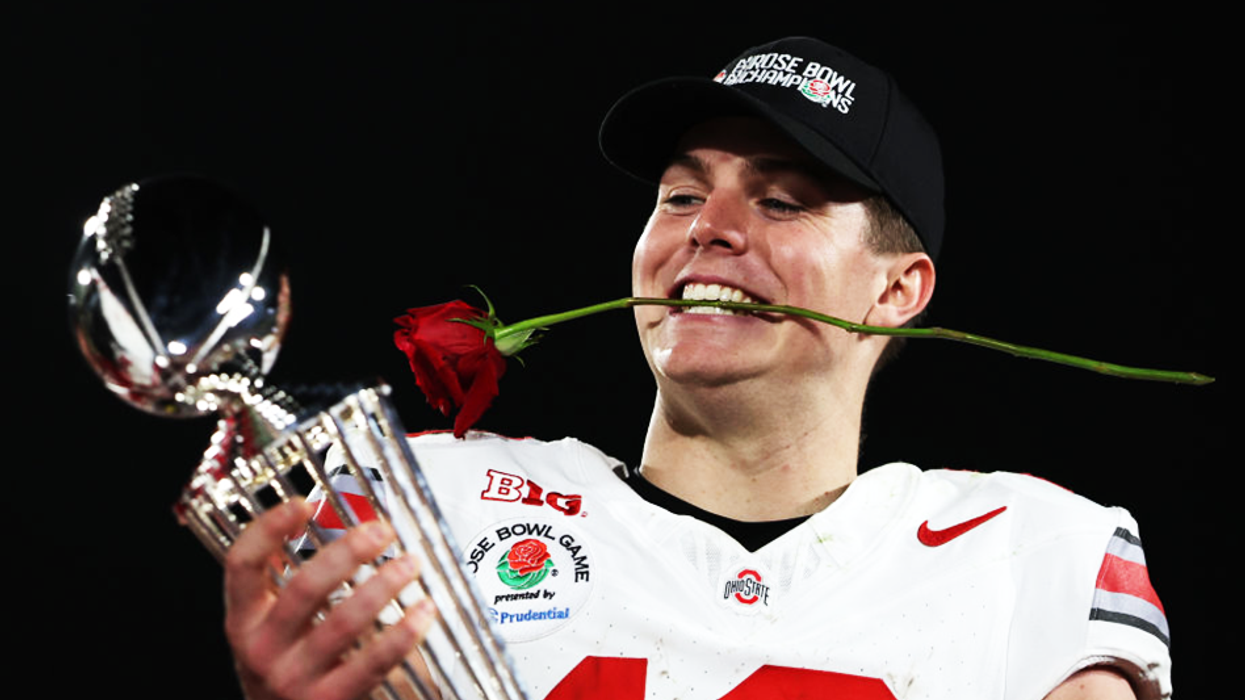 Ohio State fans confused after QB Will Howard wasn't allowed on stage after Rose Bowl victory