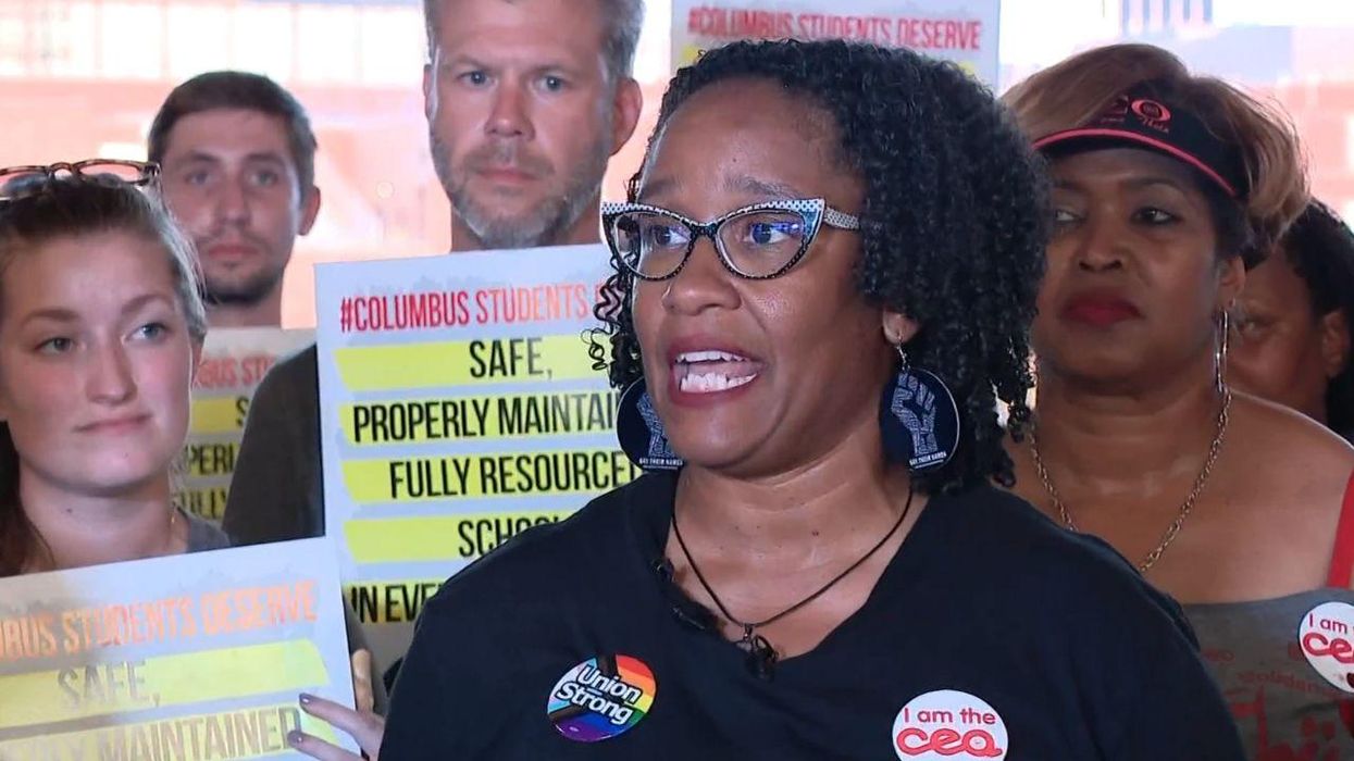 Ohio teachers' union and school board ratify agreement, ending strike. Teachers and students return to class.